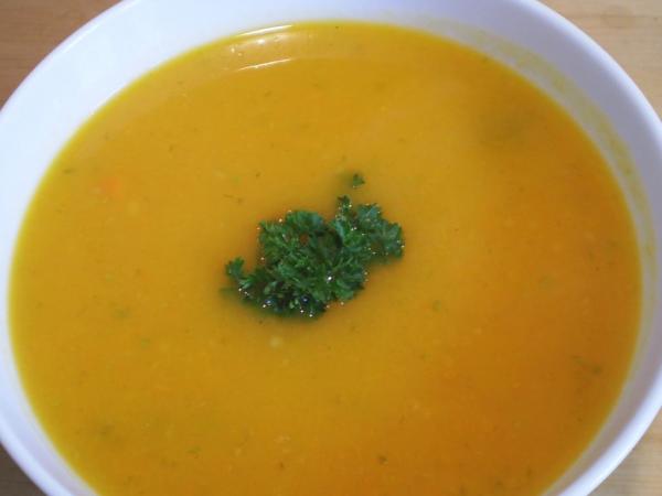 Kürbis-Sellerie-Suppe
